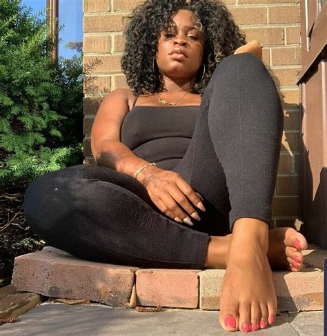 ebony love her feet|Ebony Love Her Feet Porn Videos 